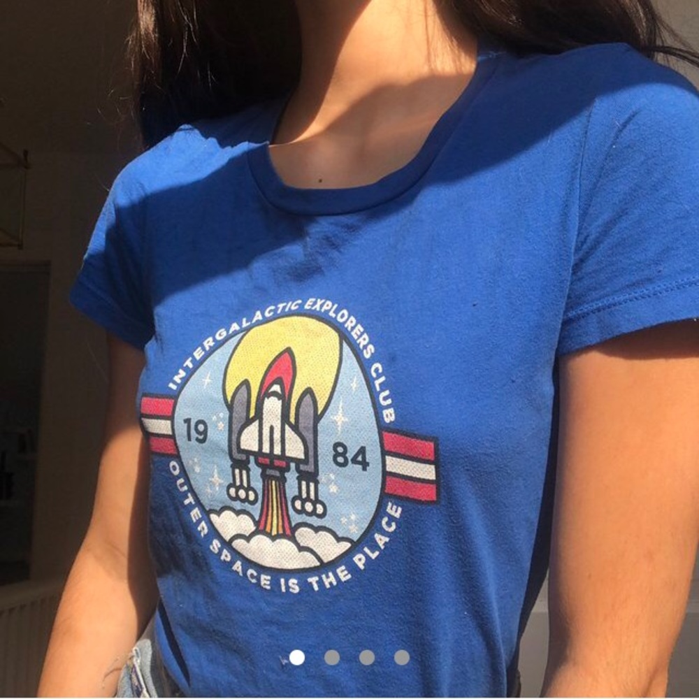 outer space 🪐 graphic tee❤️💙